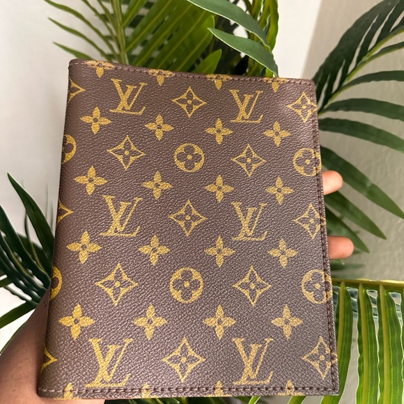 Accessories - Auth Louis Vuitton Monogram Agenda Bureau